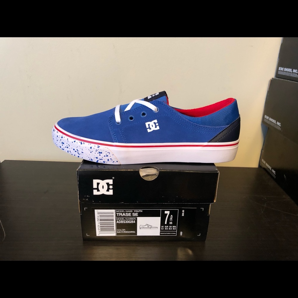 DC Trase Youth Size 7 New in Box